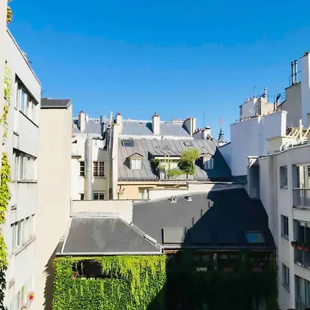In Paris- De 4th باريس